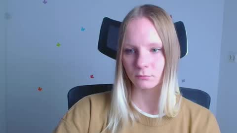 Snapshot of kelly_lly chatting on October 4, 5:33 pm Kelly online show from October 4, 5:33 pm
