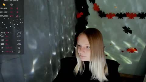 Snapshot of kelly_lly chatting on October 19, 12:06 pm Kelly online show from October 19, 12:06 pm