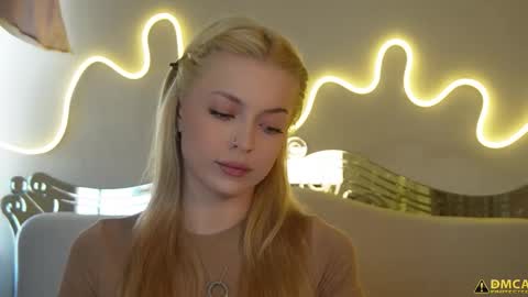 Kelly online show from September 15, 5:07 am