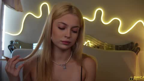 Kelly online show from September 24, 5:22 am