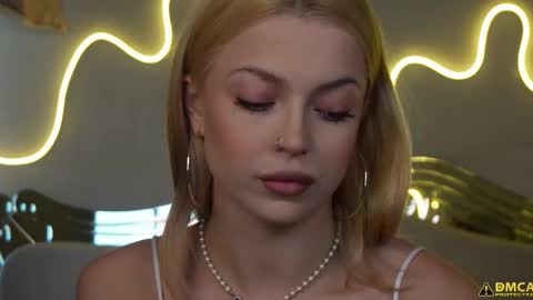 Kelly online show from September 28, 5:24 am