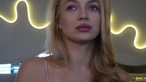 Kelly online show from October 3, 5:26 am