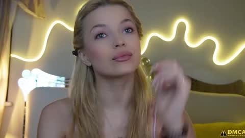 Kelly online show from November 23, 5:18 am