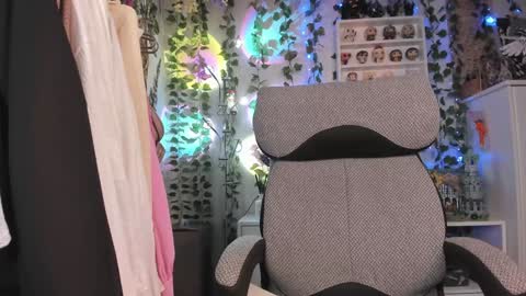 Leia online show from December 2, 8:19 am