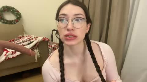 Kelly online show from December 21, 5:42 pm