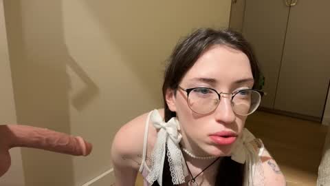 Kelly online show from March 1, 5:37 pm