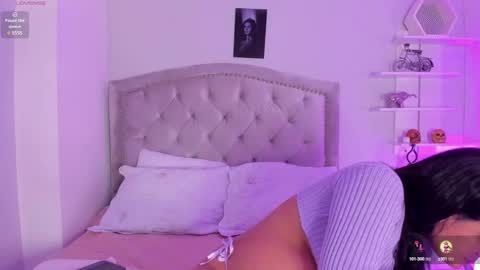 kellyMillian  online show from January 8, 2:46 pm