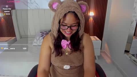 KELLY online show from November 25, 4:01 am