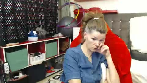 kelly online show from February 5, 5:20 pm