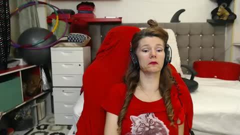 kelly online show from February 13, 1:50 am