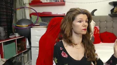 kelly online show from February 15, 1:21 am