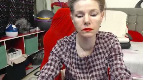 kelly online show from February 20, 2:40 am