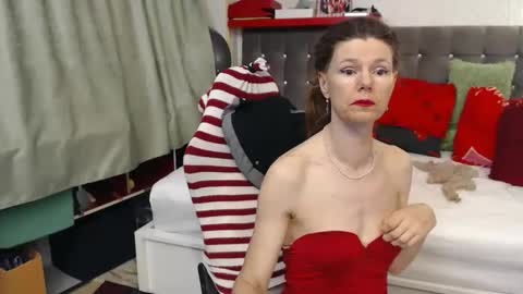 kelly online show from April 16, 9:50 pm