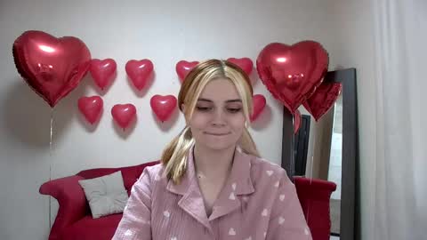 Kelly Stoneys online show from February 10, 9:04 am