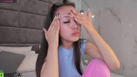 kellyy_bern online show from October 12, 1:48 am