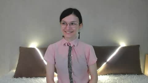 Kelsirabenold online show from April 14, 5:35 am