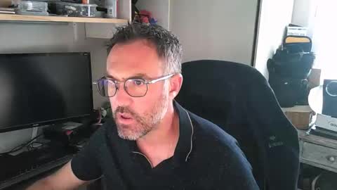 kelvin06133 online show from April 19, 3:11 pm