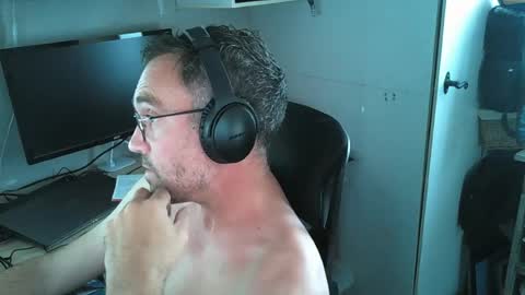 Snapshot of kelvin06133 chatting on June 15, 12:40 pm kelvin06133 online show from June 15, 12:40 pm