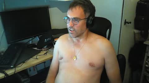 Snapshot of kelvin06133 chatting on June 19, 10:35 pm kelvin06133 online show from June 19, 10:35 pm