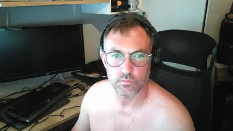 Snapshot of kelvin06133 chatting on July 5, 9:22 pm kelvin06133 online show from July 5, 9:22 pm