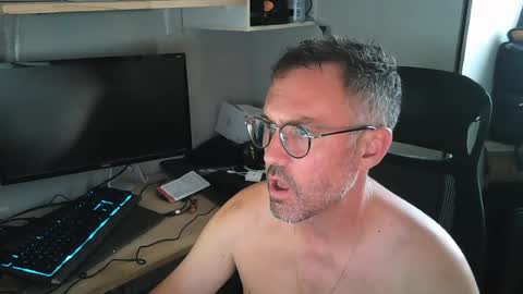 Snapshot of kelvin06133 chatting on July 6, 12:35 pm kelvin06133 online show from July 6, 12:35 pm