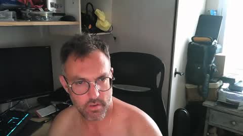 Snapshot of kelvin06133 chatting on July 10, 3:03 pm kelvin06133 online show from July 10, 3:03 pm