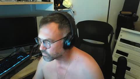 Snapshot of kelvin06133 chatting on July 12, 10:01 pm kelvin06133 online show from July 12, 10:01 pm