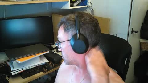 Snapshot of kelvin06133 chatting on July 27, 9:55 pm kelvin06133 online show from July 27, 9:55 pm