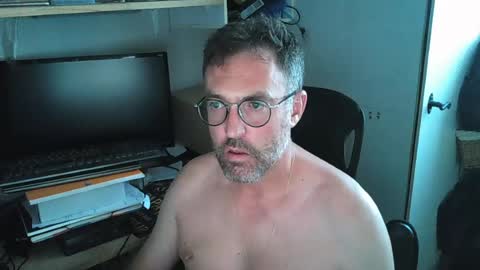 Snapshot of kelvin06133 chatting on August 3, 3:05 pm kelvin06133 online show from August 3, 3:05 pm