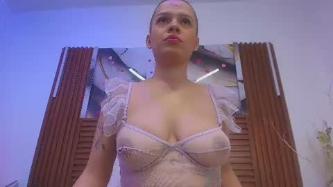 Snapshot of kemdall_lopez chatting on June 23, 7:12 pm kemdall lopez online show from June 23, 7:12 pm