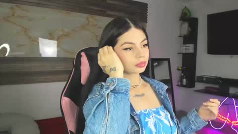 ken_and_bonnie online show from December 14, 8:02 pm