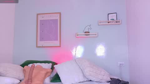   online show from November 6, 1:23 pm