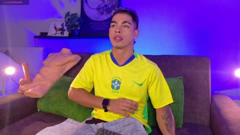   online show from April 8, 9:09 am