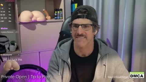 Snapshot of ken_davids chatting on February 3, 12:21 pm KenD online show from February 3, 12:21 pm