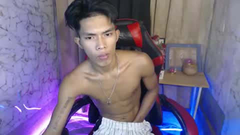 Snapshot of ken_minjun chatting on February 2, 10:19 pm ken_minjun online show from February 2, 10:19 pm