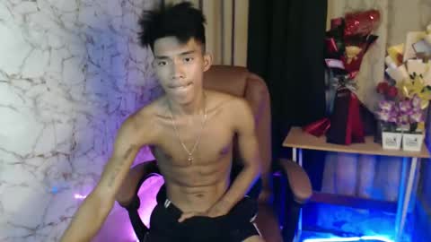 Snapshot of ken_minjun chatting on February 20, 8:27 am ken_minjun online show from February 20, 8:27 am