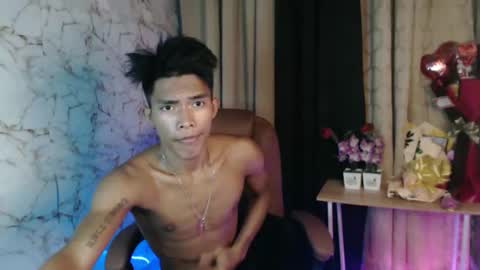 Snapshot of ken_minjun chatting on February 27, 11:10 am ken_minjun online show from February 27, 11:10 am