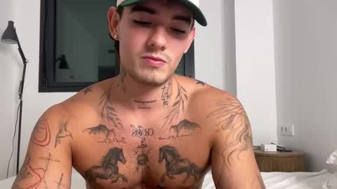Snapshot of kenboyea_ chatting on October 6, 5:32 pm luis carlos esteban online show from October 6, 5:32 pm