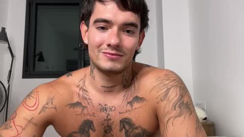 Snapshot of kenboyea_ chatting on October 8, 5:43 pm luis carlos esteban online show from October 8, 5:43 pm