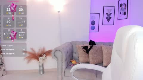 Snapshot of kendaall_jenner chatting on December 10, 5:28 am Kendall Jenner online show from December 10, 5:28 am