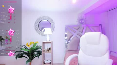 Snapshot of kendaall_jenner chatting on December 22, 8:27 am Kendall Jenner online show from December 22, 8:27 am