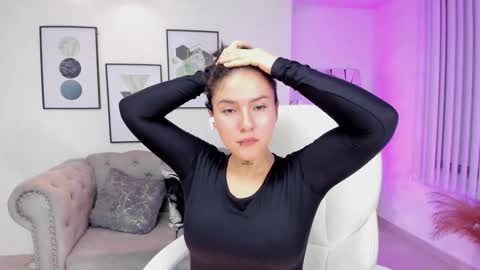 Snapshot of kendaall_jenner chatting on January 5, 8:00 am Kendall Jenner online show from January 5, 8:00 am