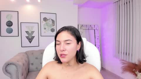 Snapshot of kendaall_jenner chatting on January 8, 4:12 am Kendall Jenner online show from January 8, 4:12 am