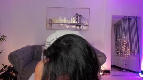 Snapshot of kendaall_jenner chatting on January 16, 1:37 am Kendall Jenner online show from January 16, 1:37 am