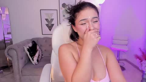 Snapshot of kendaall_jenner chatting on January 26, 3:38 am Kendall Jenner online show from January 26, 3:38 am