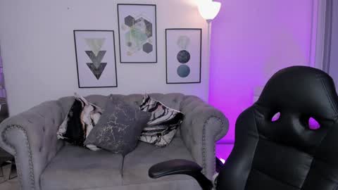 Snapshot of kendaall_jenner chatting on January 29, 1:58 am Kendall Jenner online show from January 29, 1:58 am