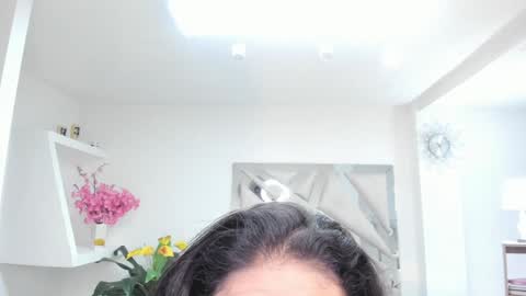 Snapshot of kendaall_jenner chatting on February 1, 5:18 am Kendall Jenner online show from February 1, 5:18 am