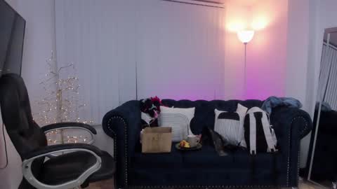 Snapshot of kendaall_jenner chatting on February 7, 10:29 am Kendall Jenner online show from February 7, 10:29 am