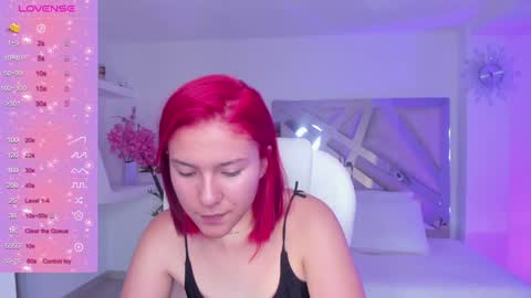 Snapshot of kendaall_jenner chatting on February 9, 3:43 am Kendall Jenner online show from February 9, 3:43 am