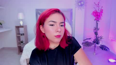 Snapshot of kendaall_jenner chatting on March 12, 4:30 am Kendall Jenner online show from March 12, 4:30 am